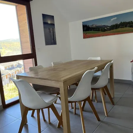 Apartment Fonctionnel Avec Balcon, A 10 Min Du Centre, Parking Gratuit, Ideal Pour 5 Personnes - Fr-1-548-3 *
